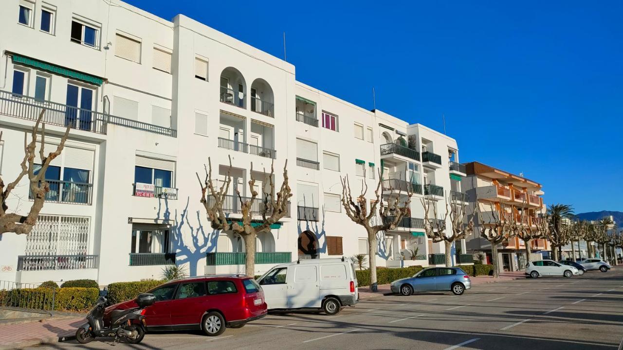 Summer Breeze Apartment Empuriabrava Exteriör bild